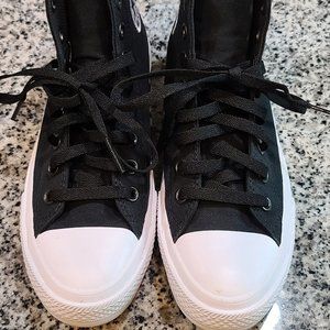 NWOB Converse Black Lunarlon High Tops M7/W9